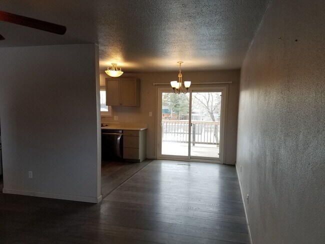 Foto del edificio - House For Lease