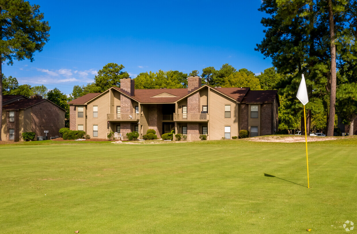 Golf Course living - Wildwood Trace LLC