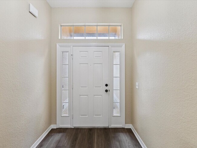 Foto del edificio - Don't Miss This Move-in Ready 4/2/2