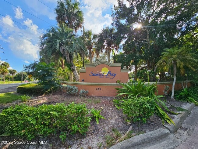 Building Photo - 225 S Tropical Trail