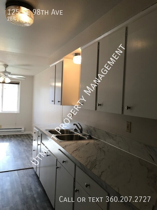 Building Photo - 125 SE 98th Ave