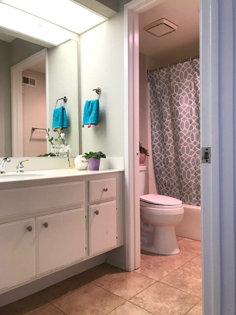 full bathroom - 27833 Emerald