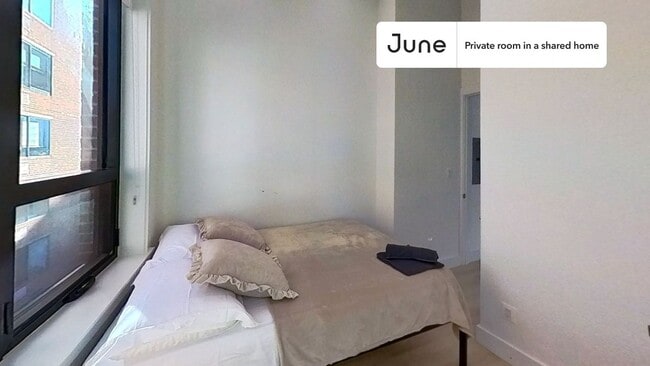 Building Photo - Room in Shared 4 bed/2 bath home