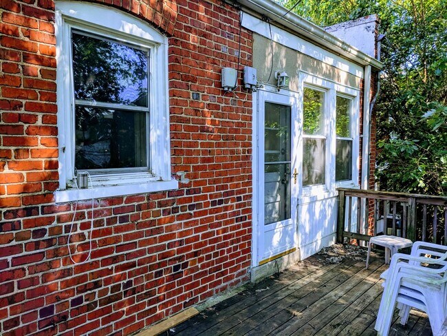 Foto del edificio - 119 N Robinson St