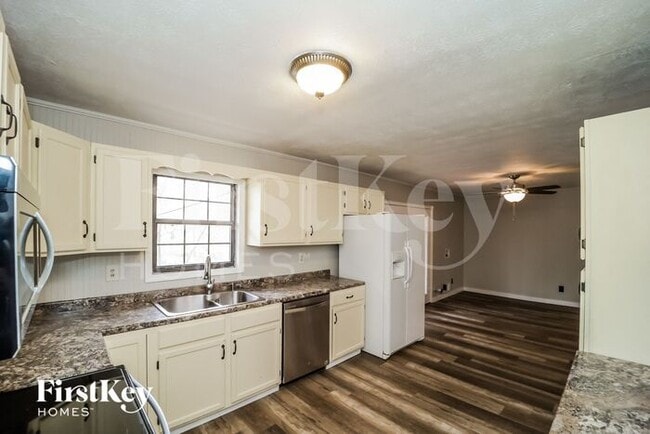 Foto del edificio - 2625 Sherwood Dr
