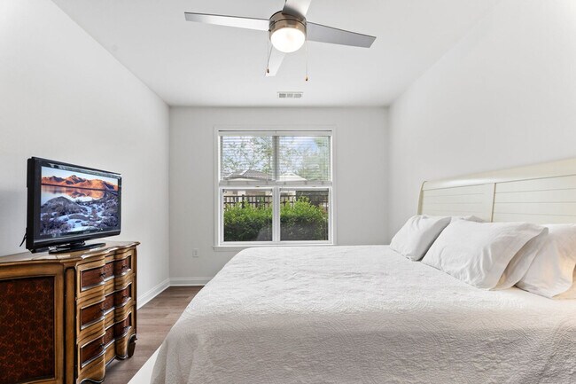 Foto del edificio - 3202 Renaissance Park Pl