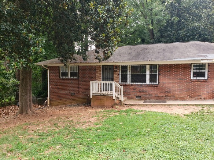 Foto principal - 3 bedroom Brick Ranch