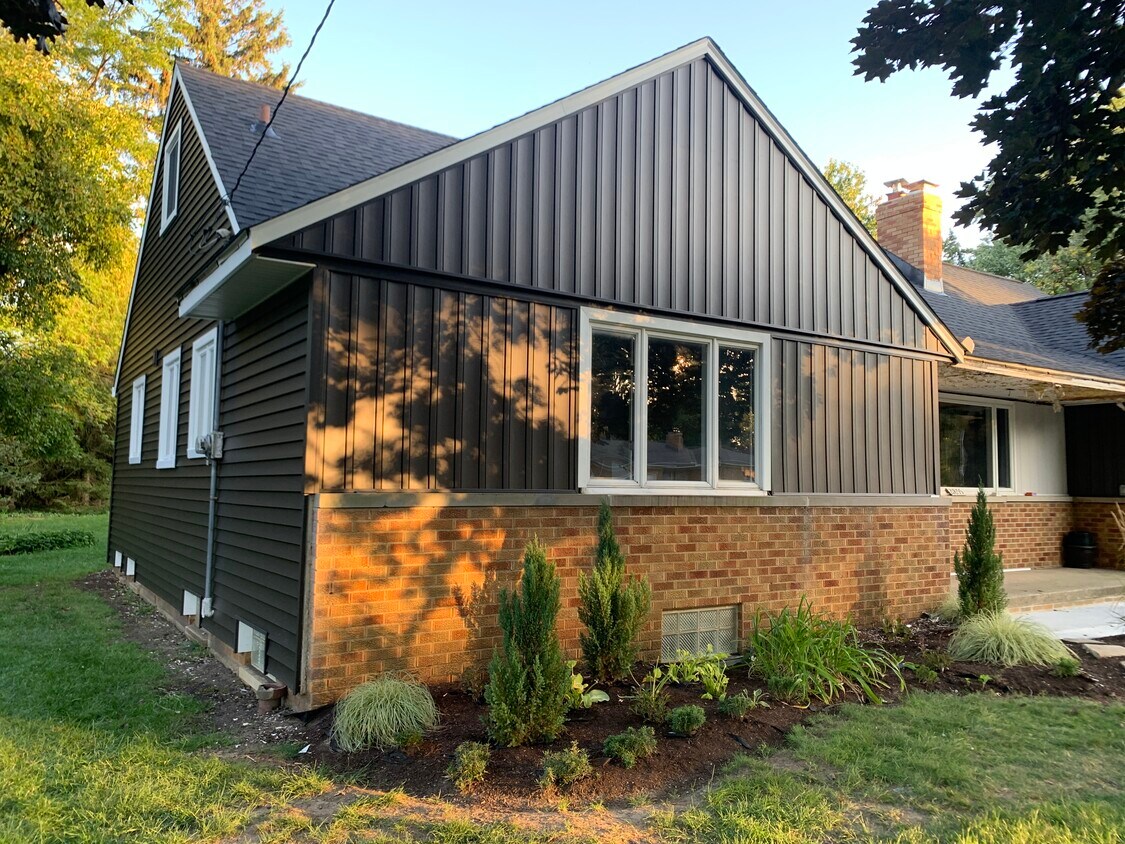 21855 Cottonwood Dr, Rocky River, OH 44116 House Rental in Rocky