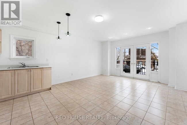 Building Photo - 67 Florence Crescent