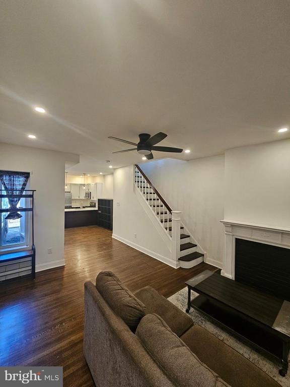 Foto del edificio - 150 E Pleasant St