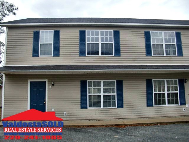 Primary Photo - MILLTOWN APARTMENTS - 8