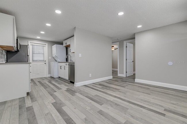Building Photo - 13496 W Rena Dr