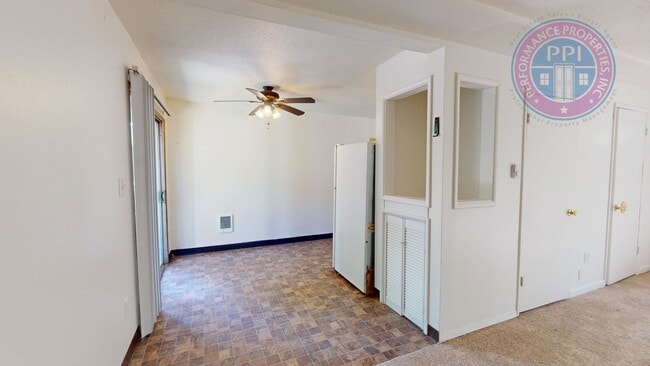 Building Photo - Beaumont - Prime Location!  Great Floor-Plan, Fully Fenced Yard, Pet Friendly!!