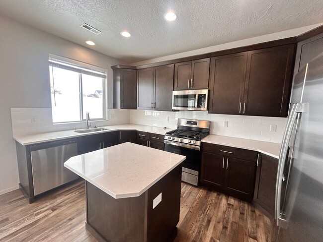 Building Photo - Stunning 3 Bed, 2.5 Bath Home in Spokane Valley!