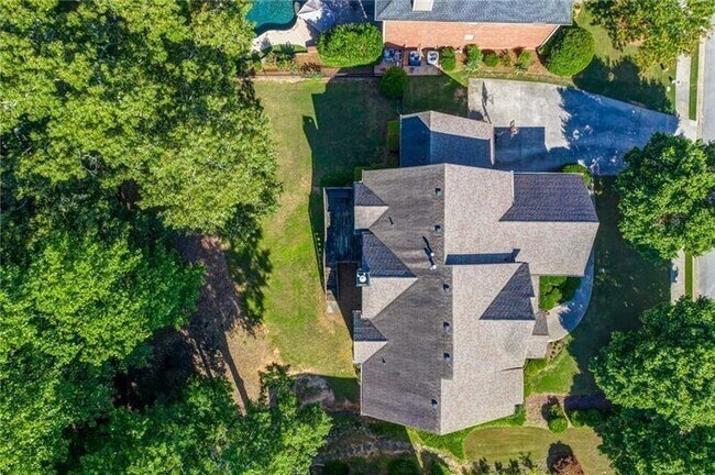 Building Photo - 2550 Trailing Ivy Way NE