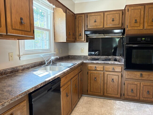 Building Photo - 304 Leland Dr