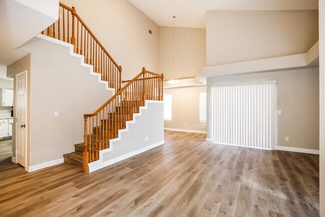 Building Photo - 104 Escada Ln