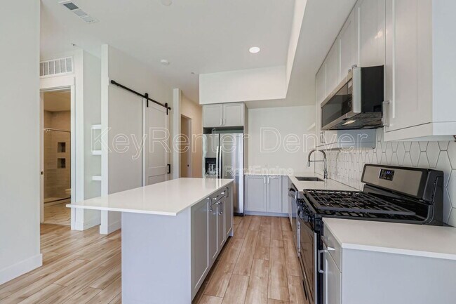 Building Photo - 2876 W 53rd Ave