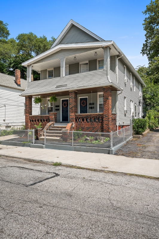 Building Photo - 1913 E 120th St