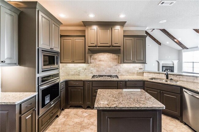 Building Photo - 1421 Tuscany Dr