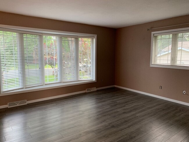 Building Photo - Beautifully Landscaped Split-Level Home