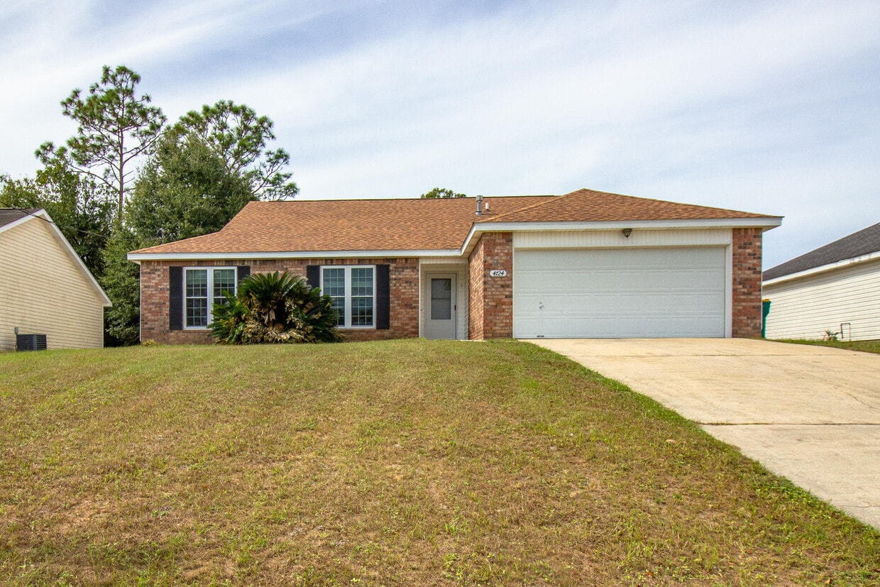 Primary Photo - 4724 Whitewater Ln