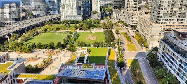 Building Photo - 15 Fort York Blvd