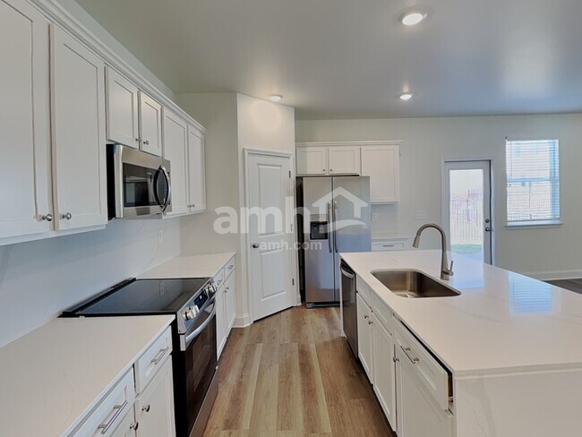 Foto del edificio - 3662 Creek View Cir