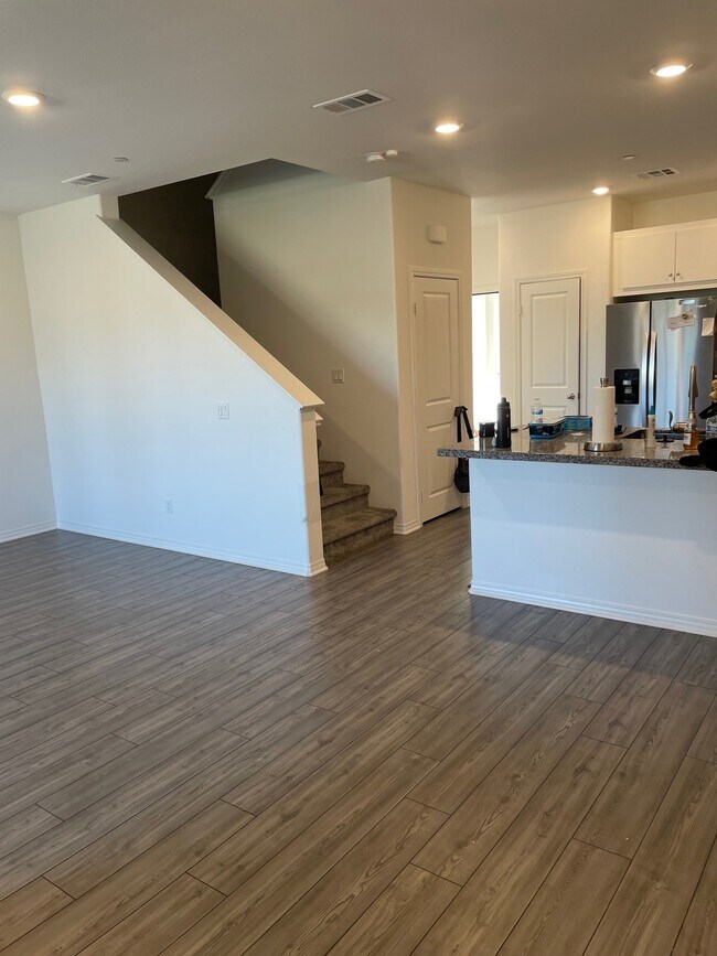 Building Photo - 15976 Lasselle St