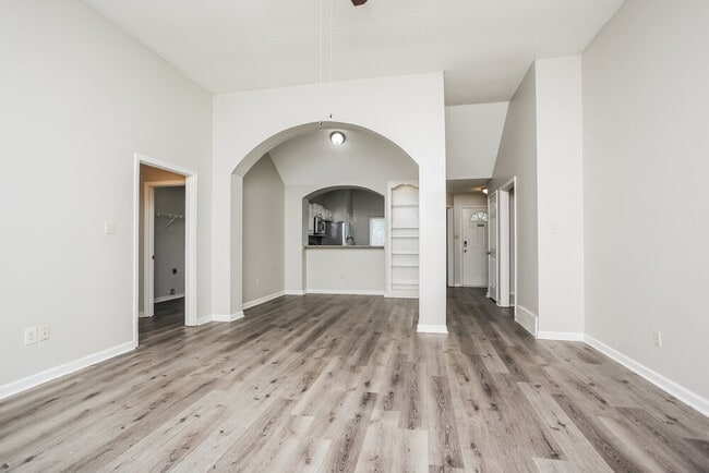 Building Photo - 5822 Michaelson Dr