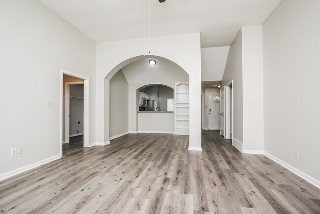 Foto del edificio - 5822 Michaelson Dr