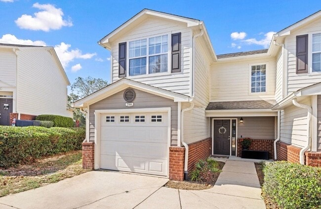 Building Photo - 759 Majestic Dr