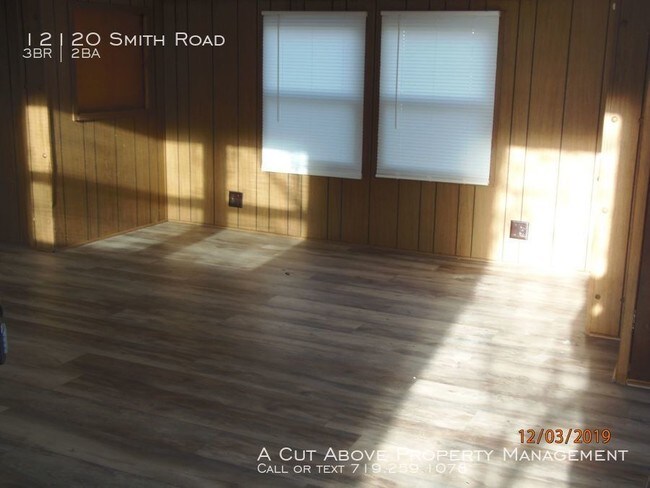 Building Photo - Modular Home on 5 Acres in Falcon