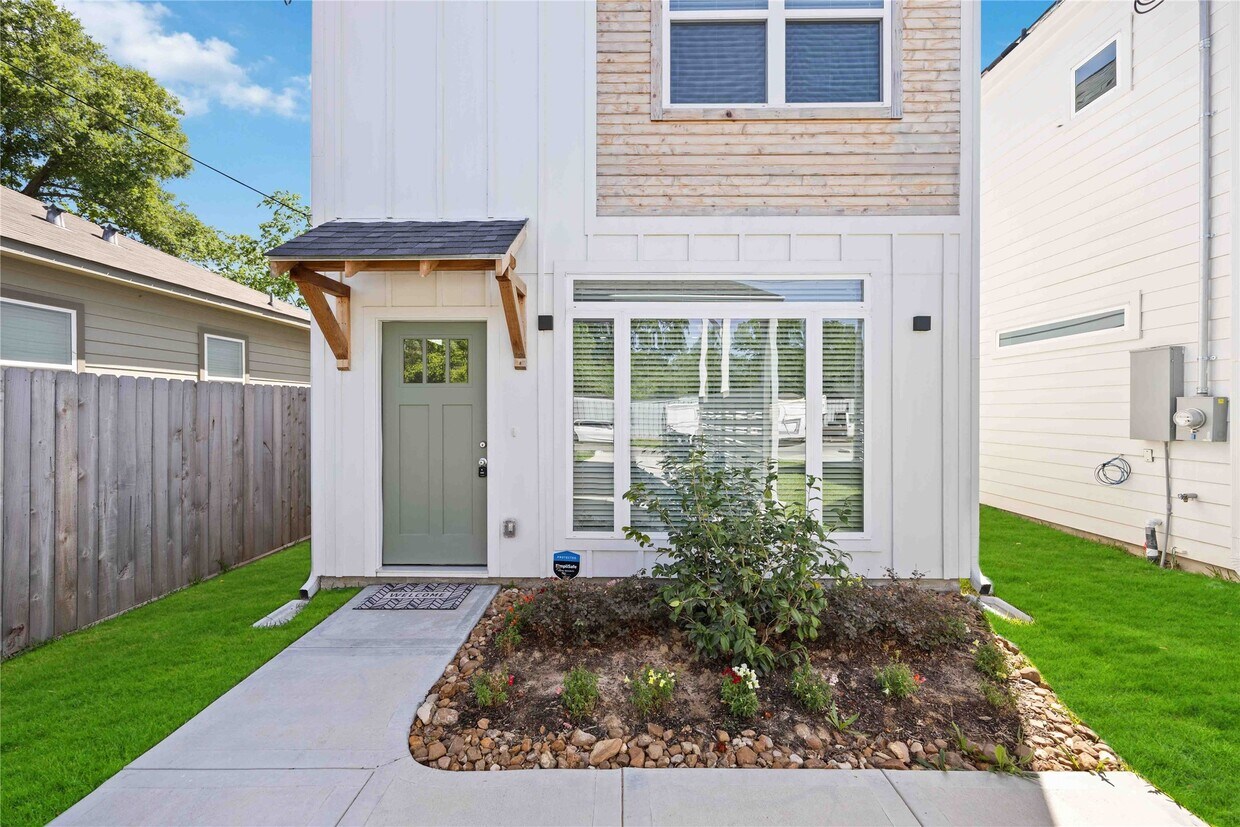 Foto principal - 8016 Willow St