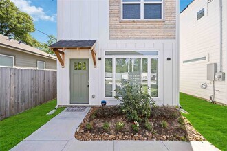 Building Photo - 8016 Willow St