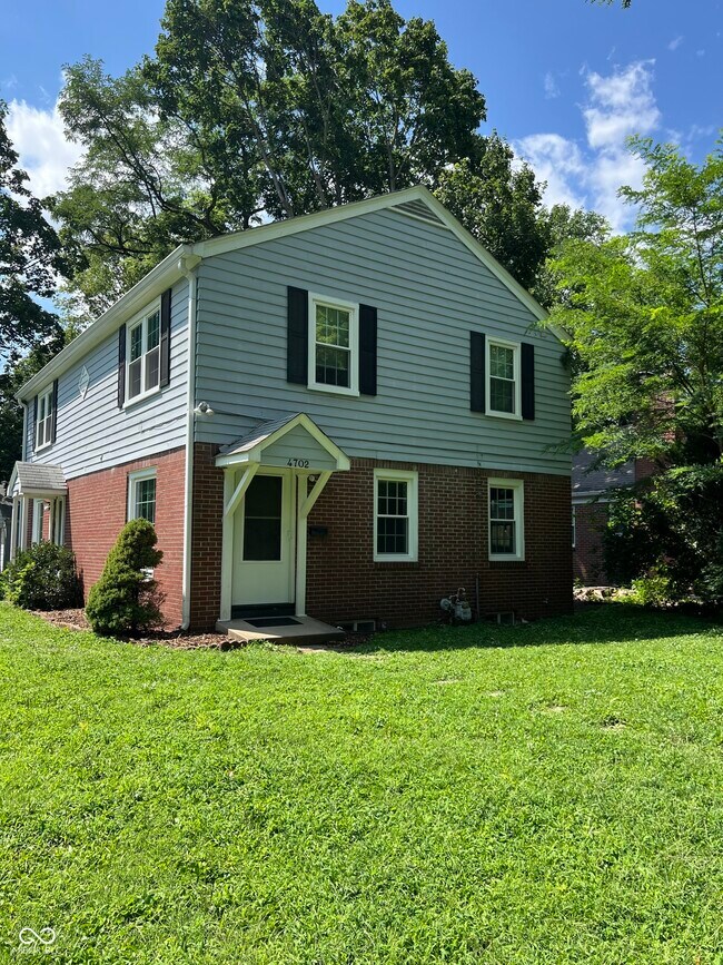 Foto del edificio - 4702 Rookwood Ave