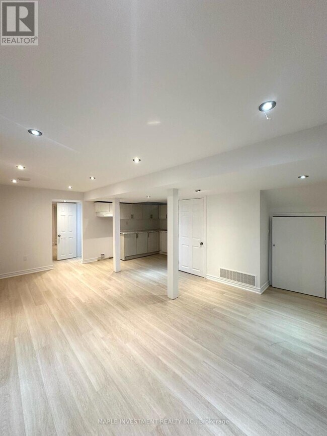 Photo du bâtiment - 97 Long Point Dr