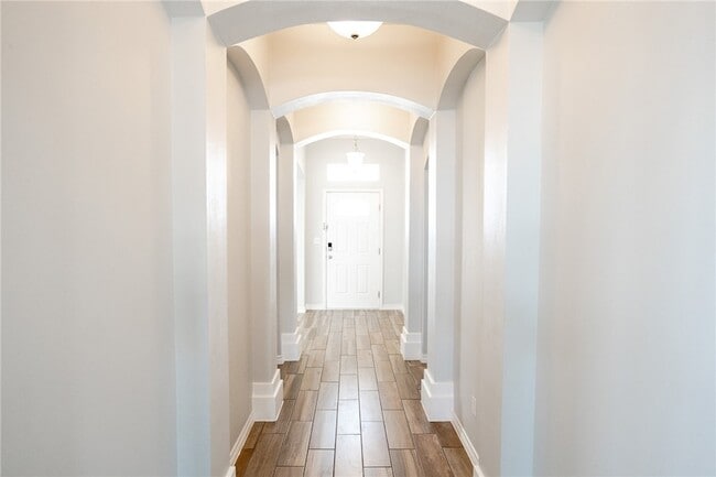 Building Photo - 2101 Spoonbill Dr