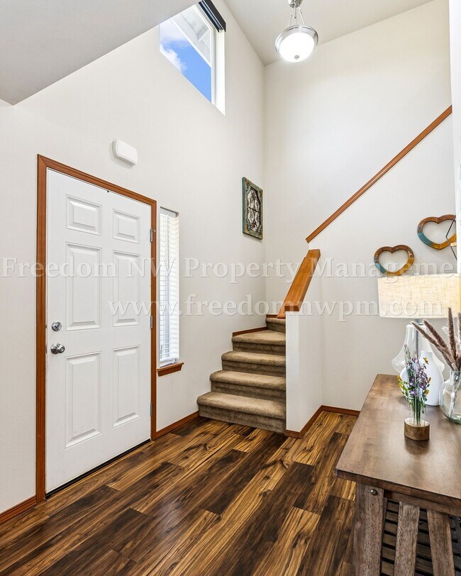 Foto del edificio - 704 Evergreen Place