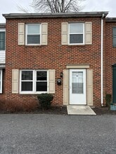 Building Photo - 429 Duke St