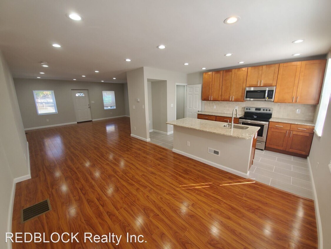 Foto principal - 2008 W Cheltenham Ave