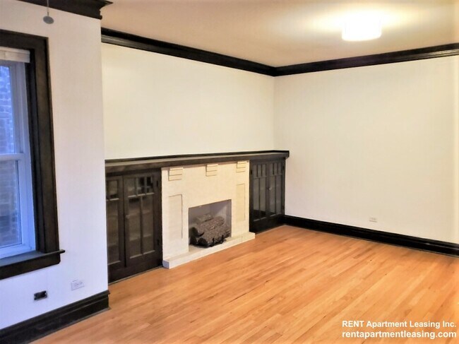 Building Photo - 4742 N Talman Ave