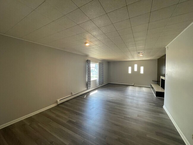 Building Photo - Spacious MOVE-IN ready Home Near Athmar Pa...