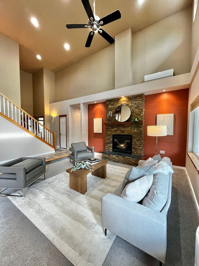 Foto del edificio - Seabeck Heights Home with Pickle Ball Court!