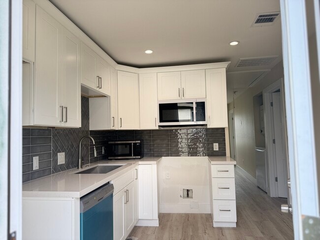 Foto del edificio - 7316 La Salette St