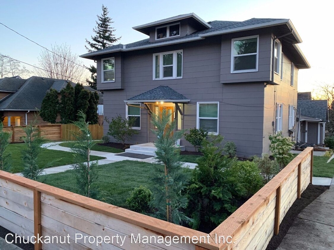 Primary Photo - 327 N 4th St