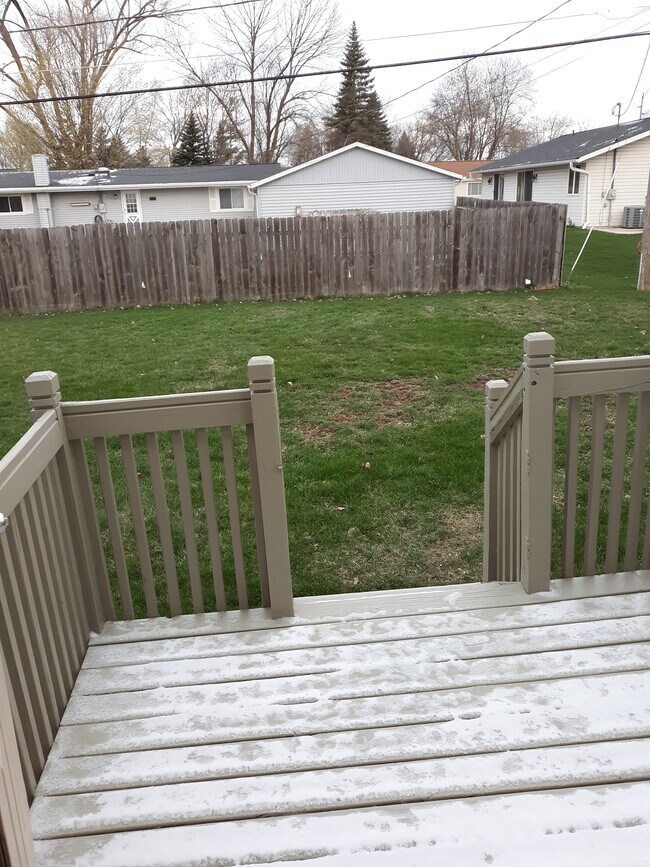 Backyard/porch - 1411 N Lynndale Dr