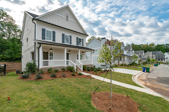 Foto del edificio - 1951 Park Chase Ln NE