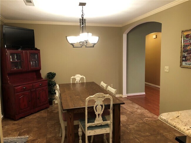 Foto del edificio - 1320 E Ash St