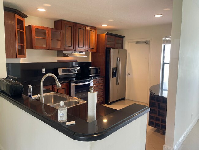 Building Photo - 19336 Carolina Cir